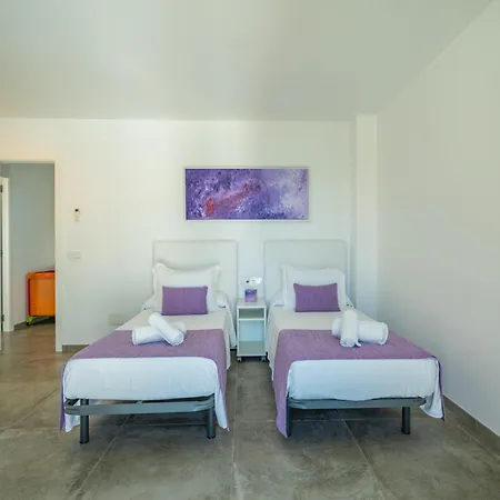 Villa Beachfront In *